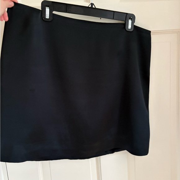 Madewell Satin Mini Black Skirt - Picture 4 of 11